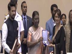 
      
      National Film Awards: Pallavi bags Best Supporting Actress award
      
      