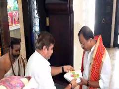 
      
      Union Minister Muraleedharan visits historic Shiva temple in Oman
      
      