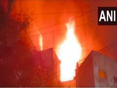 
      
      Telangana: Fire breaks out at boys hostel in Hyderabad, none hurt
      
      
