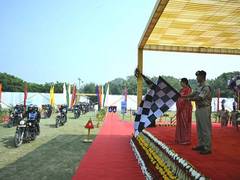 
      
      Union Minister Smriti Irani flags off bike expedition Yashaswini
      
      