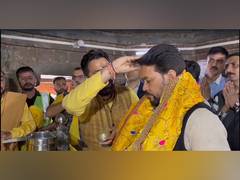 
      
      Anurag Thakur offers prayers at Himachal's Baglamukhi Dham 
      
      