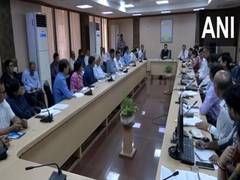 
      
      Delhi: 8 more pollution hotspots identified, next 2 weeks crucial
      
      