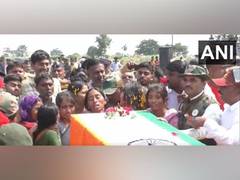 
      
      Agniveer Akshay Laxman's last rites performed at Buldhana
      
      