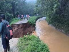 
      
      Heavy Rainfall in Kanyakumari leads to breach in Puthanar canal
      
      
