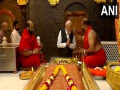 
      
      PM Modi offers prayers at Saibaba Samadhi Temple in Shirdi
      
      