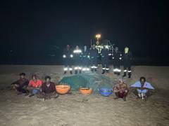 
      
      ICG  nabs 5,  seizes fishing trawler, 45 kg sea cucumber 
      
      