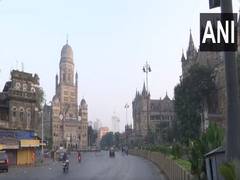 
      
      Mumbai's air quality remains in 'moderate' category, AQI at 105
      
      