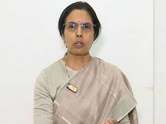 
      
      Nijam Gelavali: Nara Bhuvaneswari continues meeting victim family
      
      