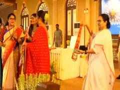 
      
      Mamata Banerjee breaks into brief dance at Durga Puja Carnival
      
      