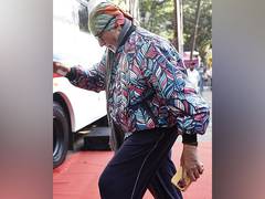 
      
      Amitabh Bachchan shares candid picture from shoot 
      
      
