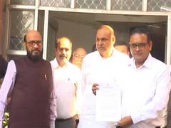 
      
      Congress complains to Election Commission against CM Chouhan
      
      