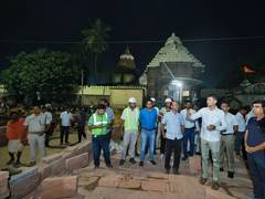 
      
      VK Pandian directs authorities to complete Sri Mandir project
      
      