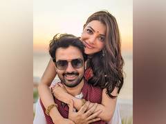 
      
      Kajal wishes husband Gautam on their 3rd wedding anniversary
      
      
