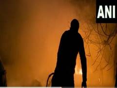 
      
      Uttar Pradesh: Fire breaks out at scrap warehouse in Kanpur
      
      