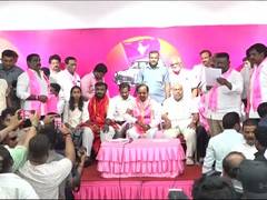 
      
      Congress' N Janardhan Reddy, Vishnuvardhan Reddy join BRS
      
      