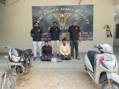 
      
      Gujarat: 2 arrested with 4.94 kg opium 
      
      