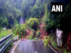 
      
      Heavy rain triggers landslides in several districts of Tamil Nadu
      
      