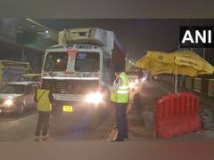 
      
      Delhi police inspect trucks at Ghazipur, Tikri borders
      
      