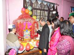 
      
      Himachal CM Sukhu celebrates Diwali with children in Shimla
      
      