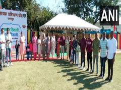 
      
      J-K: BSF jawans celebrate Diwali in Udhampur
      
      