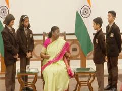 
      
      Children from various schools, organisations meet President
      
      