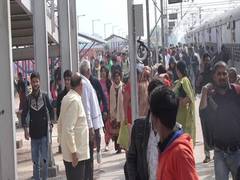 
      
      MP polls: Thousands of migrant workers return to Chhatarpur
      
      