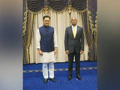 
      
      Union Minister Kiren Rijiju calls on outgoing Maldivian President
      
      