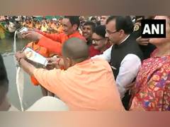 
      
      Chhath Pooja: UP CM Yogi Adityanath offers 'arghya' to Sun
      
      