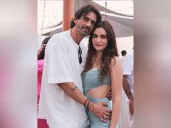 
      
      Gabriella Demetriades wishes boyfriend Arjun Rampal on his B'day
      
      