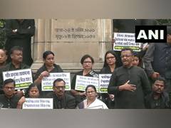 
      
      WB: Mamata leads TMC protest over non-payment of central dues
      
      