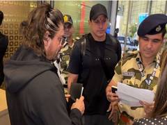
      
      SRK patiently waits for security check at Mumbai airport
      
      