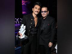 
      
      Ranveer Singh strikes a pose with Johnny Depp at Red Sea Festival
      
      