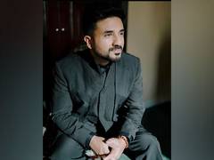 
      
      Vir Das receives letter from school principal post Emmy win
      
      
