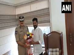 
      
      ECI suspends Telangana DGP for violating Model Code of Conduct
      
      