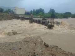 
      
      AP: Michaung cyclone triggers heavy rain
      
      