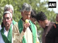 
      
      Andhra Pradesh: Chandrababu Naidu visits cyclone-affected areas
      
      