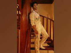 
      
       Pulkit Samrat celebrates 6 years of 'Fukrey Returns' 
      
      