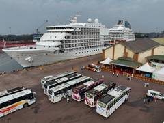 
      
      First vessel of the cruise season, 'Seven seas Navigator' arrives
      
      