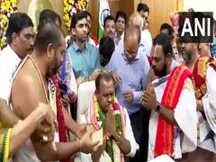 
      
      Komatireddy Venkat Reddy takes charge as Telangana Minister 
      
      