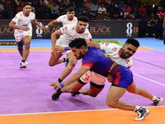 
      
      Pro Kabaddi League: Haryana Steelers beat Dabang Delhi by 35-33
      
      