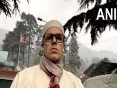 
      
      Omar Abdullah alleges house arrest while J-K police deny
      
      