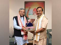 
      
      Assam CM meets Union Railway Minister
      
      