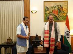 
      
      Assam Chief Minister meets Delhi Lieutenant Governor 
      
      