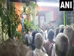 
      
      TN: Passengers protest after train stopped for an hour
      
      