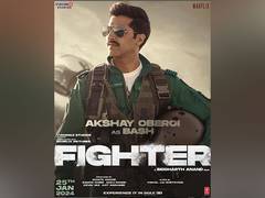 
      
      ‘Fighter’ poster: Meet Akshay as Squadron Leader Basheer Khan
      
      