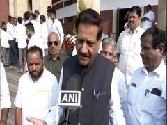 
      
      Congress leader Prithviraj Chavan questions Parliament security b
      
      