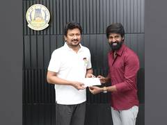 
      
      Udhayanidhi Stalin thanks actor Soori for cyclone relief support
      
      