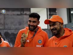 
      
      Siraj bags 'Impact Fielder of the T20I Series' medal
      
      