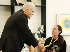 
      
      Israeli opposition leader rules out handing over Gaza to Ramallah
      
      