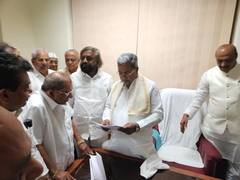 
      
      Veerashaiva Mahasabha urge for scientific survey of caste census
      
      